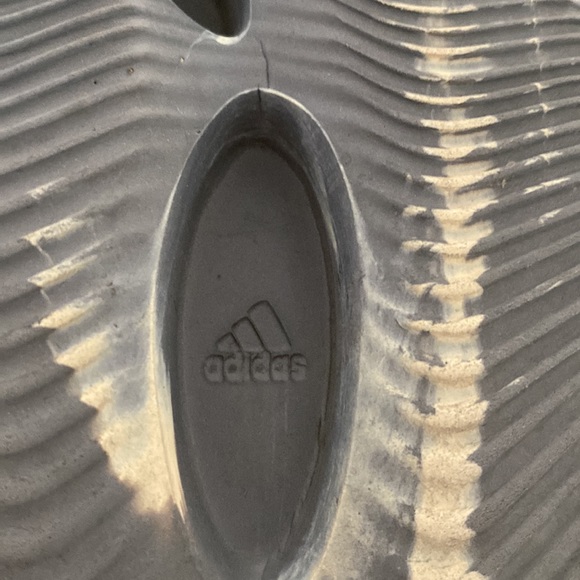 adidas Yeezy Foam RNNR
MXT Moon Gray Size 8